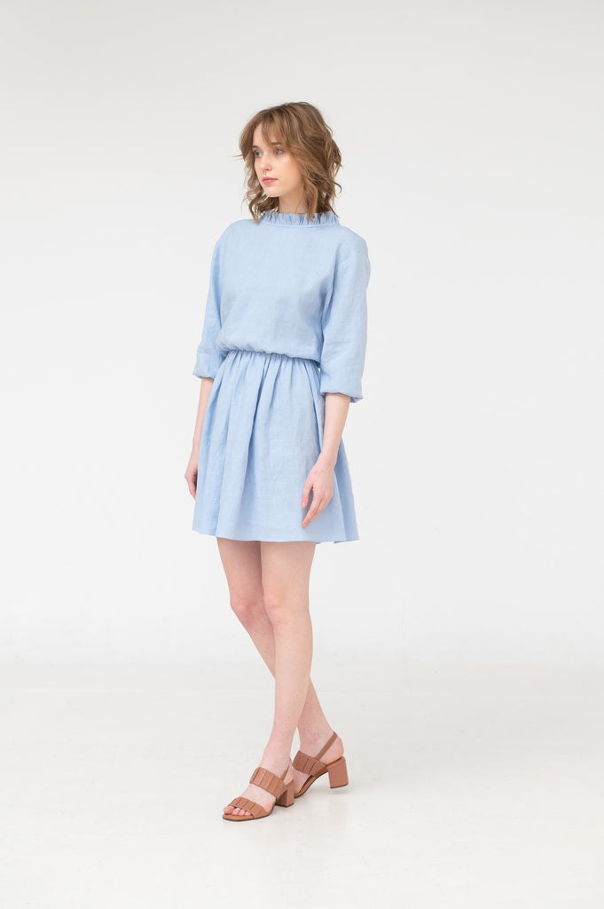 Ruffled dress with sleeves